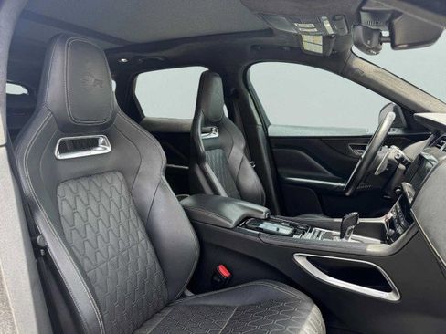Used 2019 Jaguar F-PACE SVR image 53
