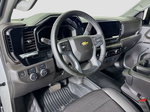 Used 2025 Chevrolet Silverado 2500 LT image 9