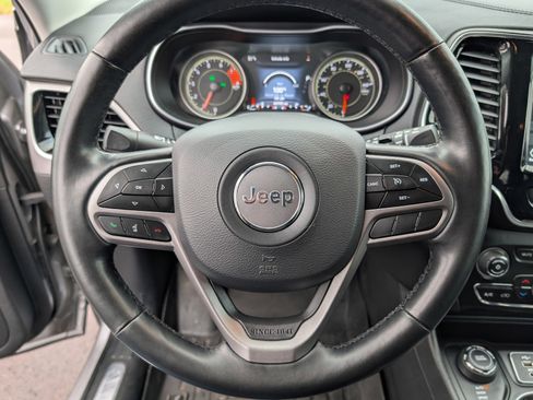 Used 2020 Jeep Cherokee Limited image 25