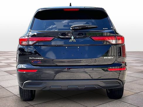 Used 2025 Mitsubishi Outlander ES AWD/4WD image 4