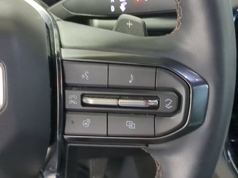 Used 2025 GMC Yukon AT4 w/ AT4 Premium Package AWD/4WD image 31