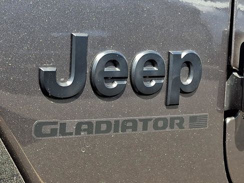 Used 2025 Jeep Gladiator Sport AWD/4WD image 30