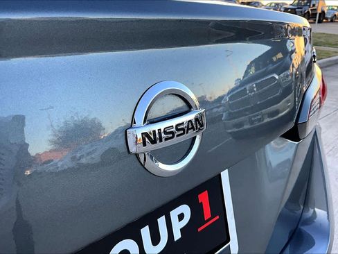 Used 2022 Nissan Versa SV w/ Electronics Package image 10