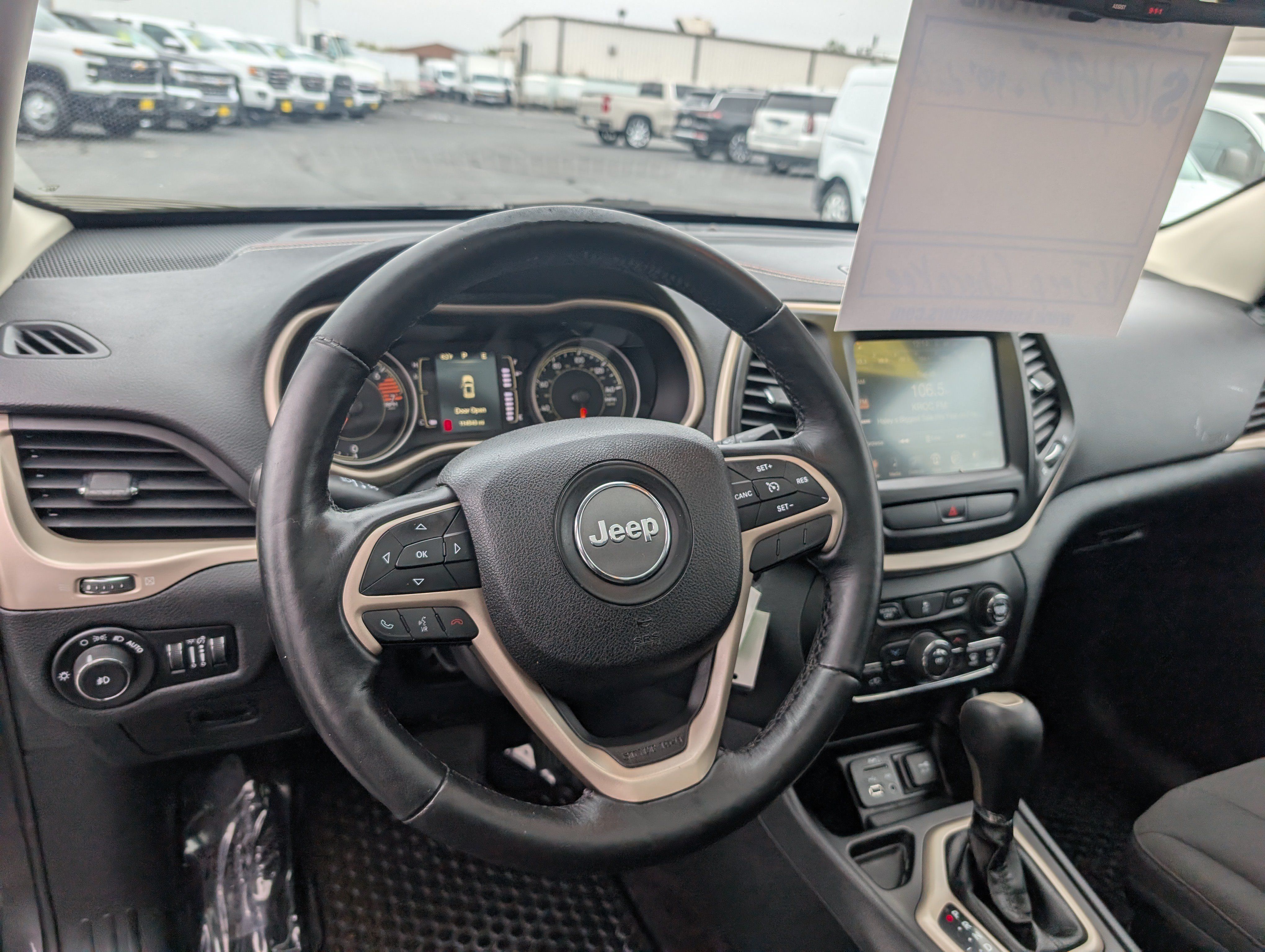 Used 2016 Jeep Cherokee 75th Anniversary FWD image 13