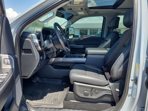 Used 2024 GMC Sierra 1500 AT4 w/ Technology Package AWD/4WD image 18