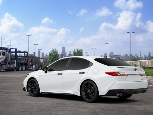 New 2026 Toyota Camry Hybrid FWD image 6