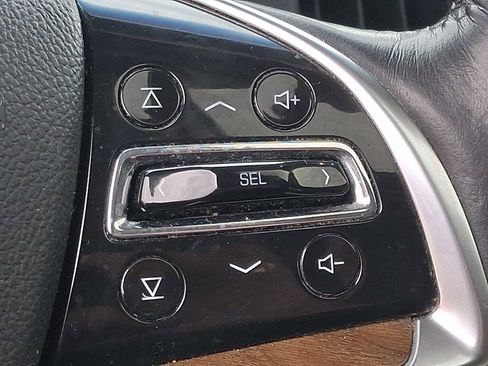 Used 2018 Cadillac Escalade Luxury image 24