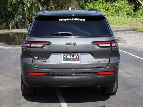 Used 2023 Jeep Grand Cherokee L Limited w/ Black Appearance Package AWD/4WD image 8