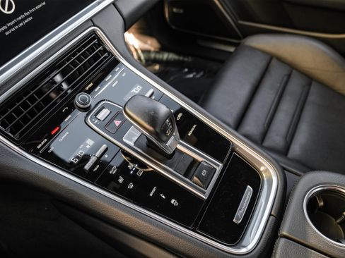 Used 2018 Porsche Panamera image 23