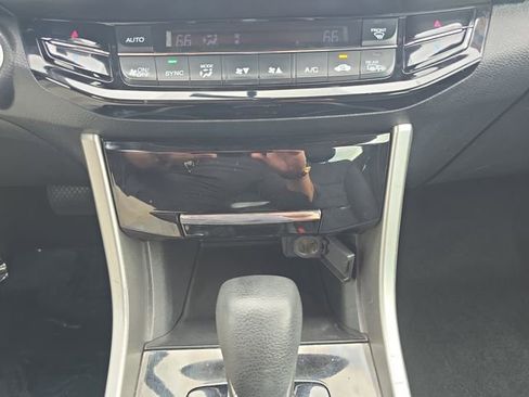 Used 2016 Honda Accord EX image 26