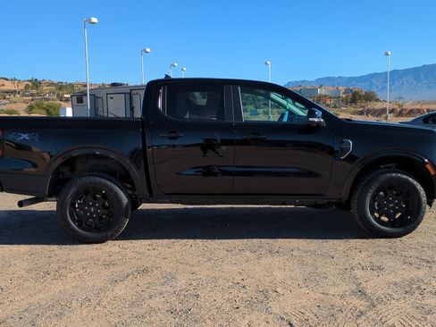 Used 2025 Ford Ranger Lariat w/ Black Appearance Package image 2