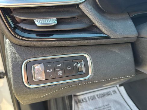 Used 2025 Buick Enclave Sport Touring w/ Super Cruise Package AWD/4WD image 15