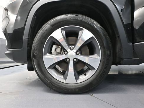 Used 2019 Jeep Cherokee Limited w/ Trailer Tow Group image 17