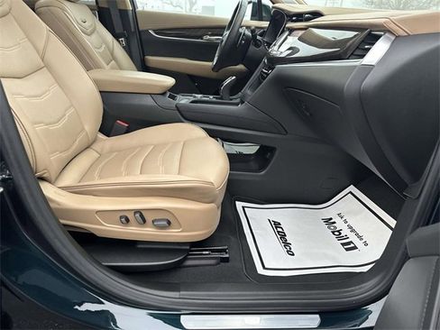 Used 2024 Cadillac XT6 Sport w/ Platinum Package image 22