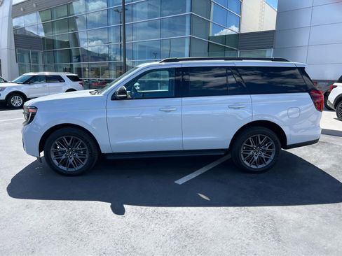 New 2026 Ford Expedition Platinum image 12