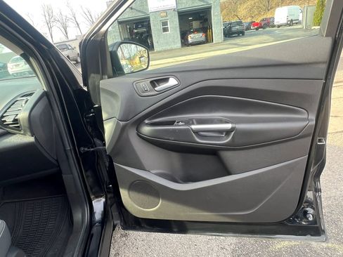 Used 2018 Ford Escape SE w/ SE Sync 3 Package AWD/4WD image 30