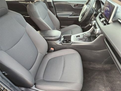 Used 2024 Toyota RAV4 LE image 9