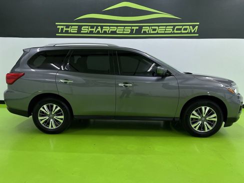 Used 2019 Nissan Pathfinder SL AWD/4WD image 11