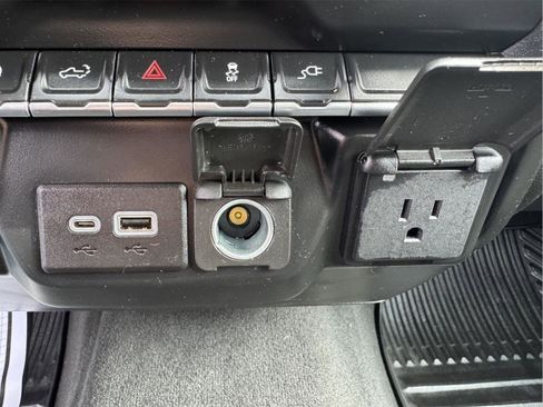 Used 2022 Chevrolet Silverado 1500 LT Trail Boss w/ Convenience Package II image 18