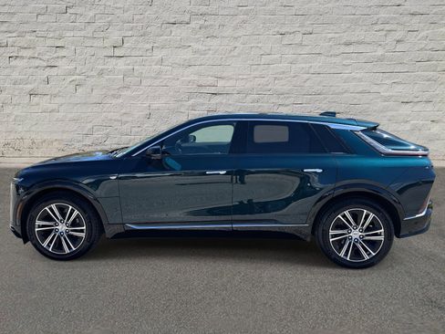 Used 2024 Cadillac Lyriq Luxury image 2