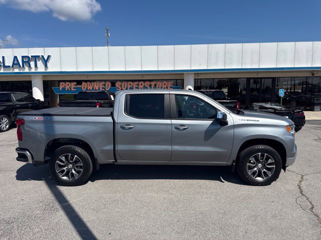 Used 2023 Chevrolet Silverado 1500 LT AWD/4WD image 3
