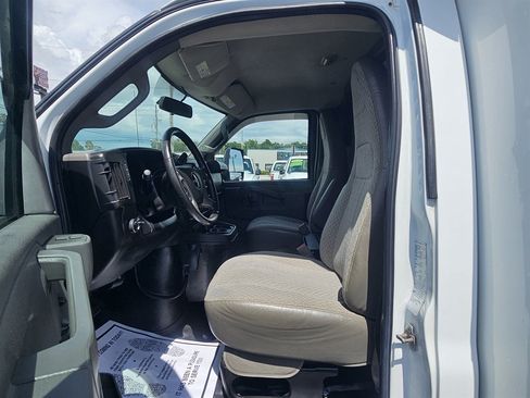 Used 2018 GMC Savana 3500 w/ Power Convenience Package RWD image 10
