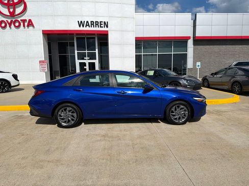 Used 2024 Hyundai Elantra SEL FWD image 10
