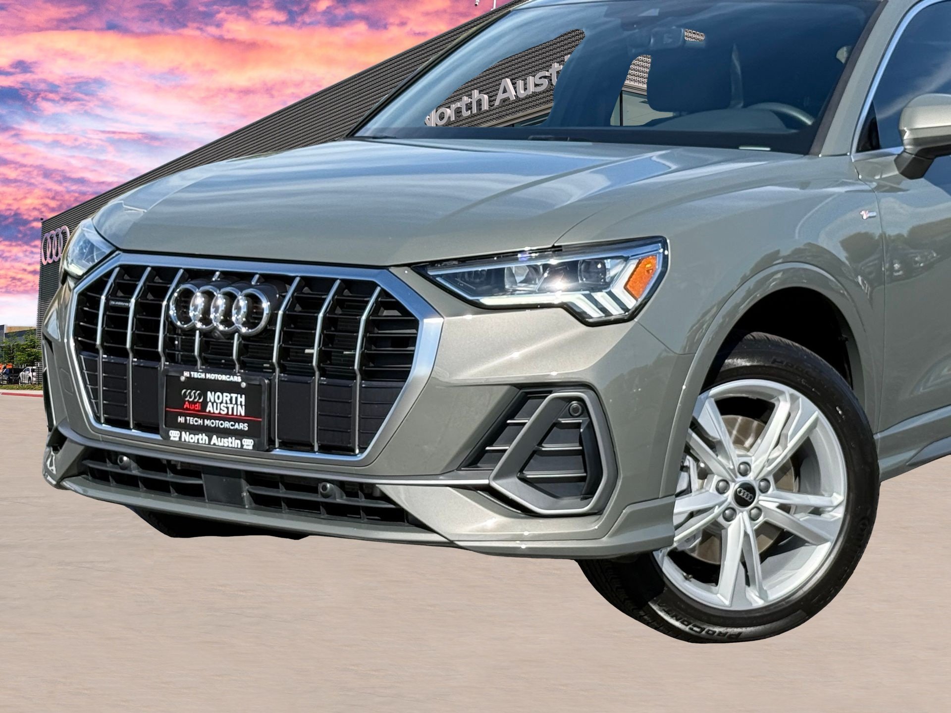 Used 2024 Audi Q3 2.0T Premium Plus w/ Premium Plus Package AWD/4WD image 2