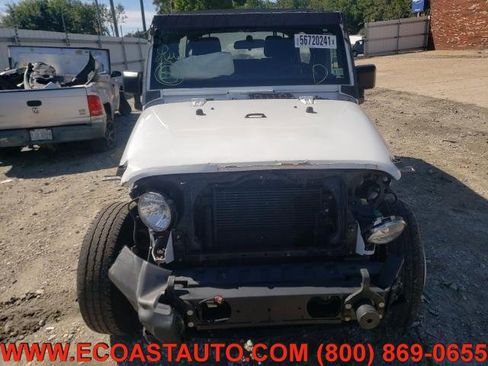 Used 2016 Jeep Wrangler Unlimited Sport w/ Max Tow Package image 5