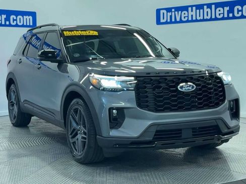 Used 2025 Ford Explorer ST image 45
