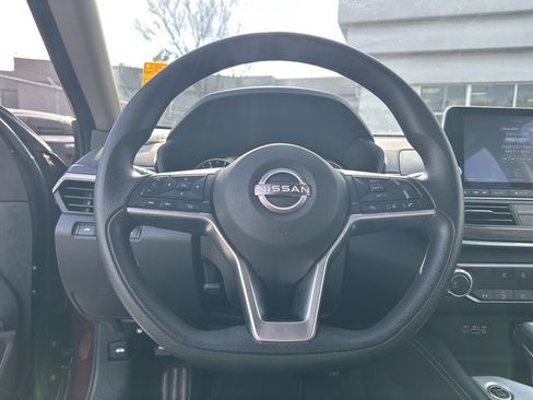 Used 2023 Nissan Altima 2.5 SV image 25