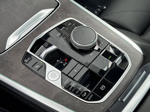 Used 2024 BMW X7 xDrive40i w/ M Sport Package image 22