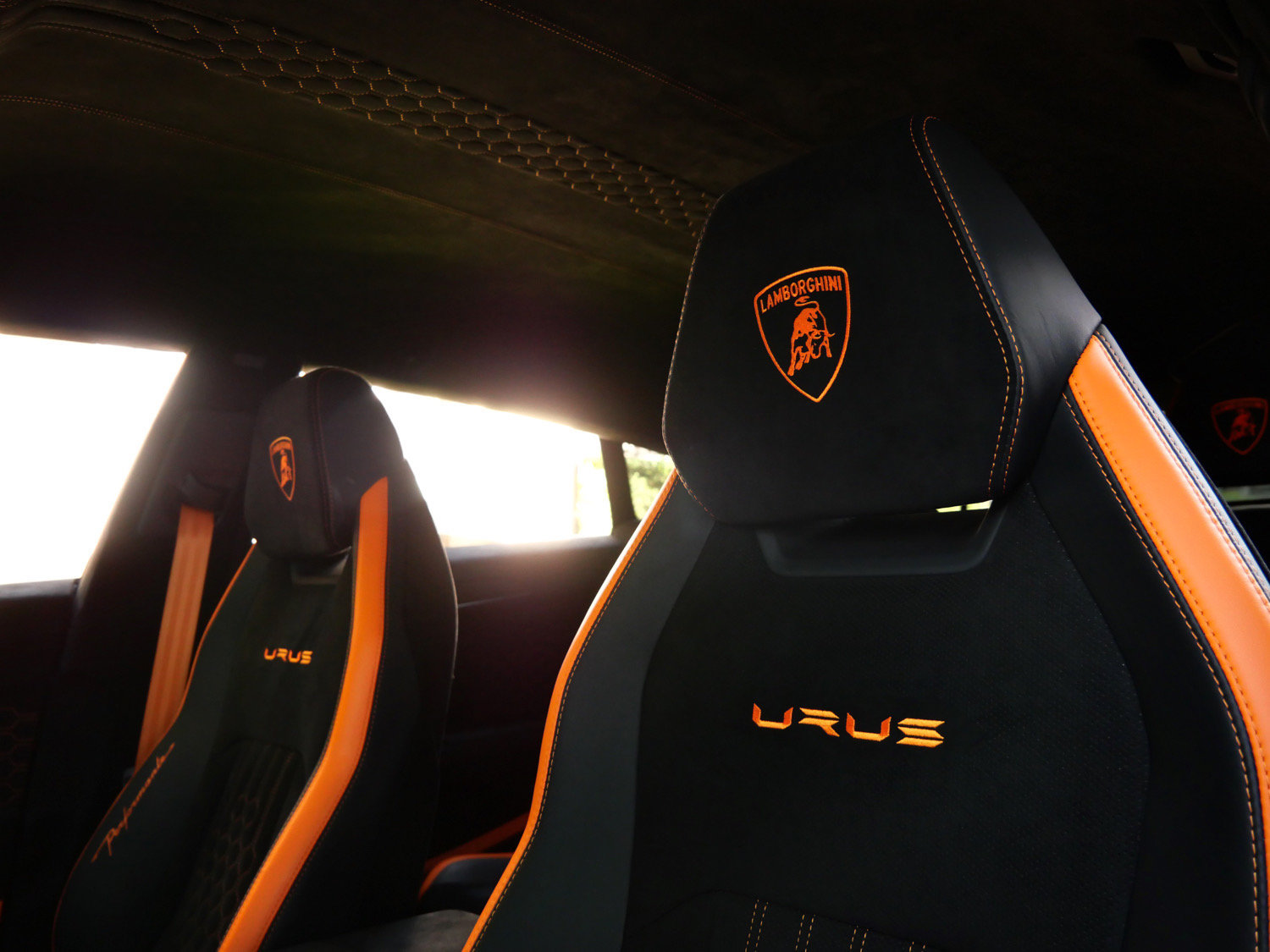 Used 2024 Lamborghini Urus Performante AWD/4WD image 32