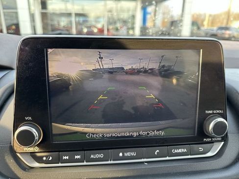 Used 2023 Nissan Rogue SV image 19