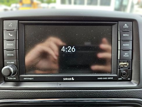 Used 2019 Dodge Grand Caravan SE w/ UConnect Hands-Free Group image 34