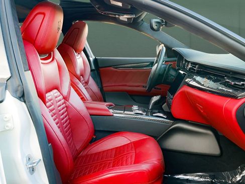 Used 2022 Maserati Quattroporte Modena RWD image 22