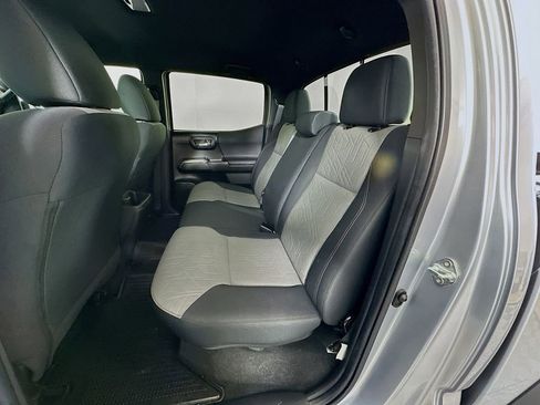 Certified 2022 Toyota Tacoma TRD Off-Road image 23