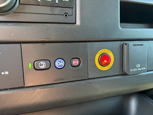 Used 2021 Chevrolet Express 2500 w/ Driver Convenience Package image 21