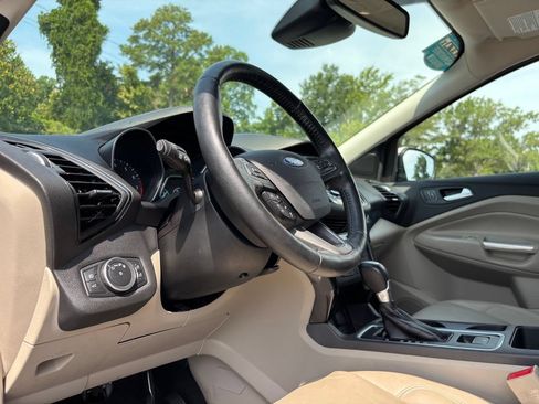 Used 2018 Ford Escape Titanium w/ Ford Safe & Smart Package AWD/4WD image 15