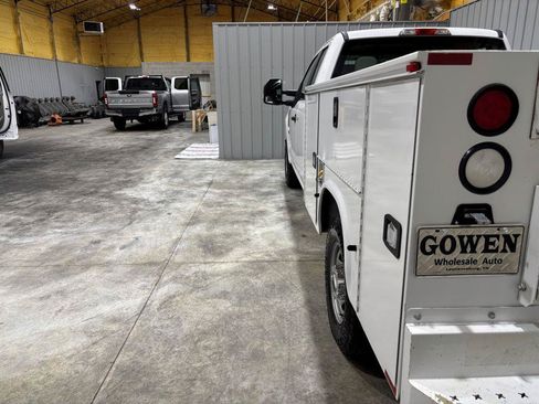 Used 2017 Ford F250 XL w/ Power Equipment Group RWD image 9