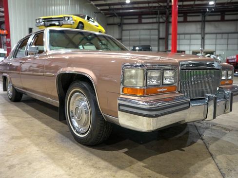 Used 1989 Cadillac Brougham image 12