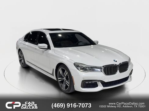 Used 2016 BMW 750i image 2