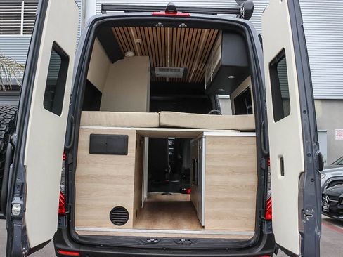 Used 2023 Mercedes-Benz Sprinter 2500 image 24