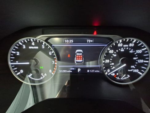 Used 2025 Nissan Pathfinder SL AWD/4WD image 31