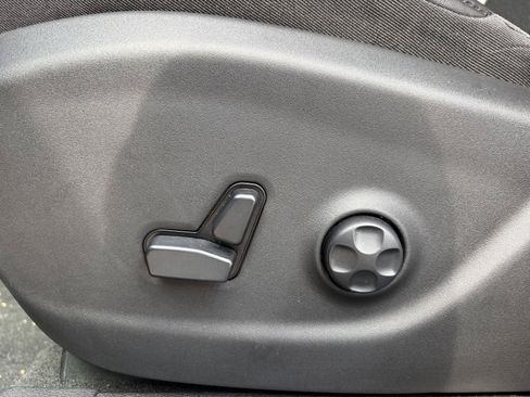 Used 2021 Jeep Cherokee Trailhawk w/ Technology Group AWD/4WD image 11
