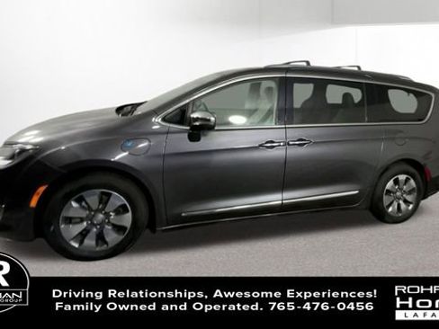 Used 2018 Chrysler Pacifica Limited w/ Advanced Safetytec Group image 6