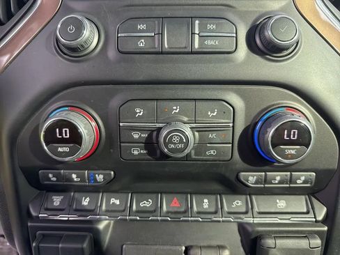 Used 2022 Chevrolet Silverado 2500 High Country w/ Safety Package II image 24