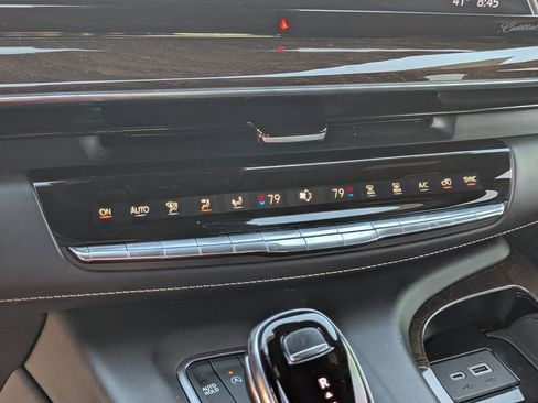 Certified 2023 Cadillac Escalade ESV Sport Platinum image 29