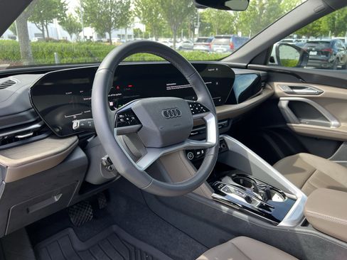 Certified 2025 Audi Q5 Premium w/ Convenience Package AWD/4WD image 17