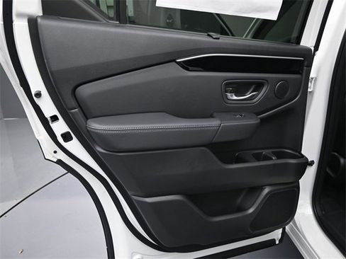 New 2025 Honda Pilot Touring image 26